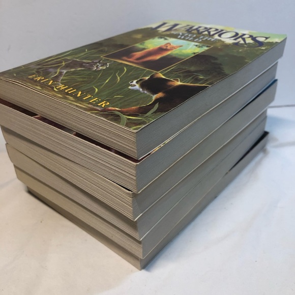 Vintage Warriors Series by Erin Hunter Set of 6 books 2003-2004 Cats Adventure - Picture 3 of 14